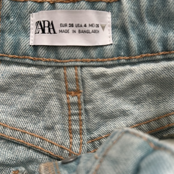 Zara crop jeans. Like new. Size US 4. Inseam 25 inches! 🔥 - Picture 5 of 8